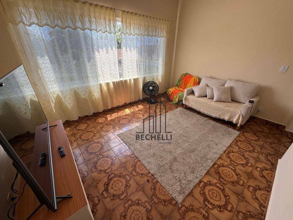 Casa para alugar com 3 quartos, 190m² - Foto 1