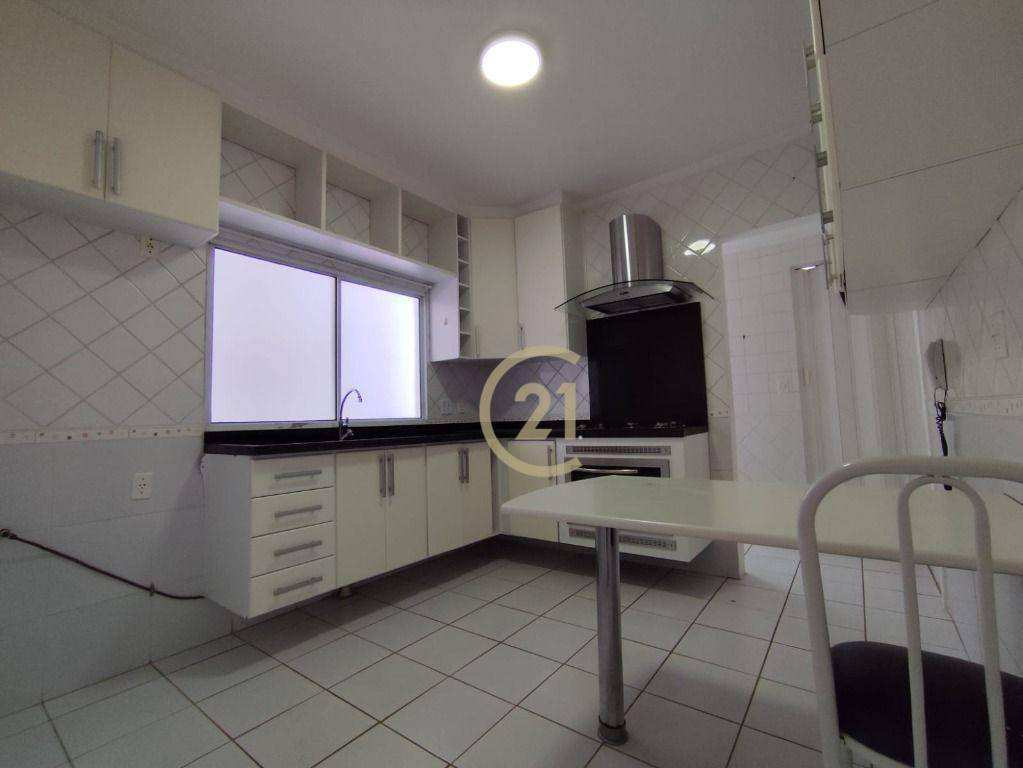 Apartamento à venda com 3 quartos, 96m² - Foto 8