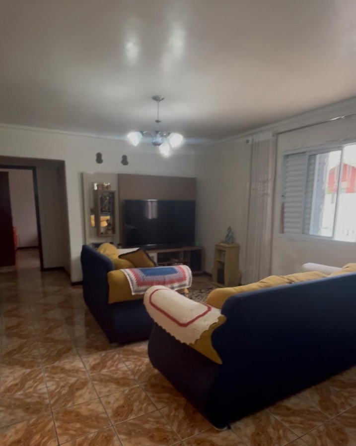 Casa à venda com 2 quartos, 221m² - Foto 2