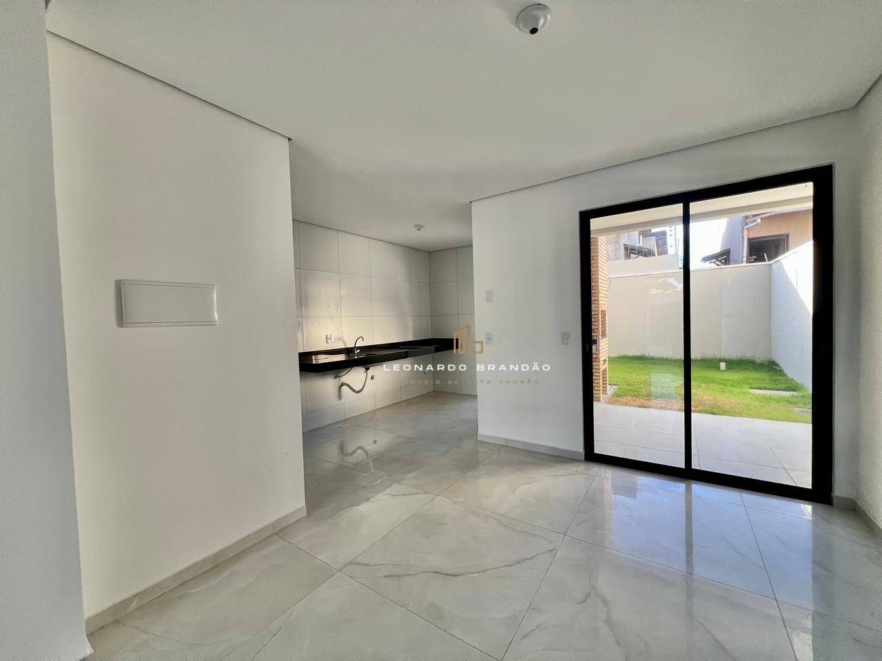 Casa à venda com 4 quartos, 162m² - Foto 6