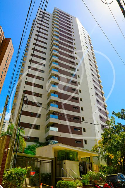 Apartamento à venda com 3 quartos, 206m² - Foto 2