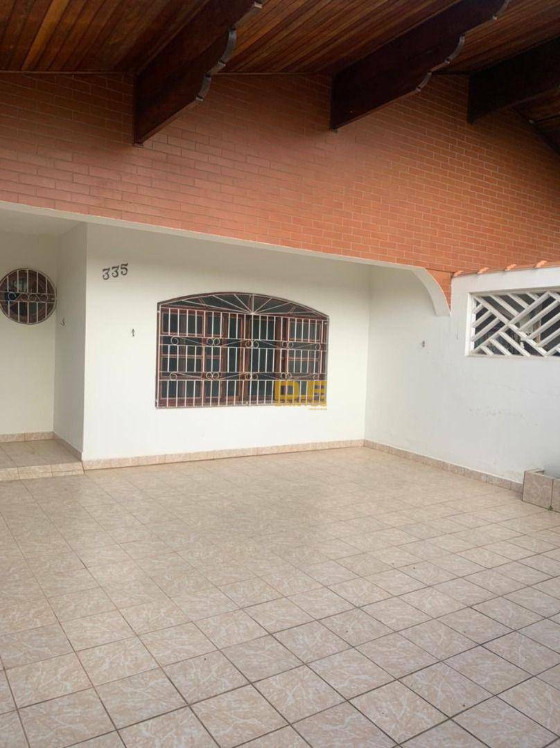 Casa à venda com 2 quartos, 90m² - Foto 1