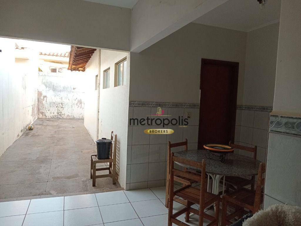 Casa à venda com 3 quartos, 240m² - Foto 11