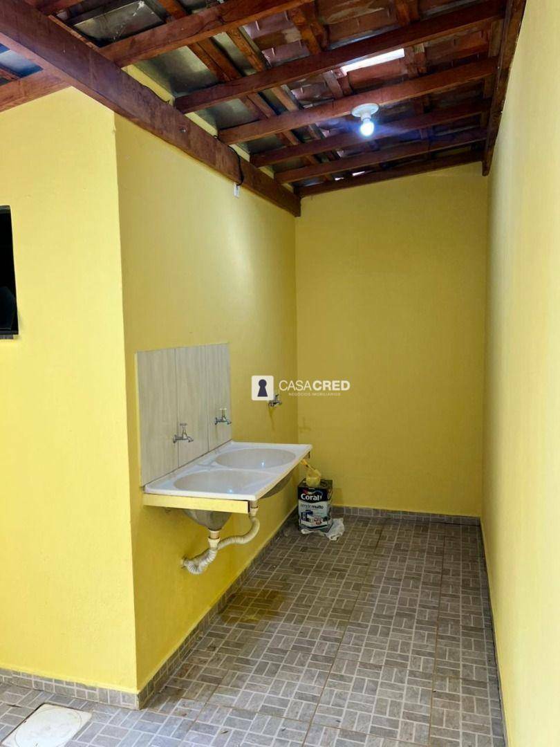 Casa à venda com 2 quartos, 70m² - Foto 14