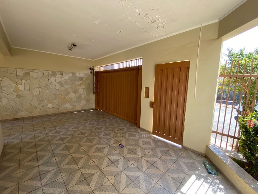 Casa à venda com 3 quartos, 280m² - Foto 3