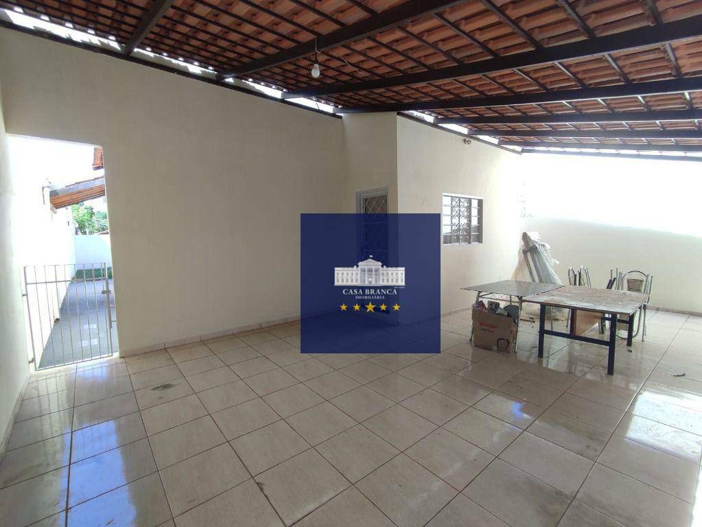 Casa à venda com 3 quartos, 150m² - Foto 3