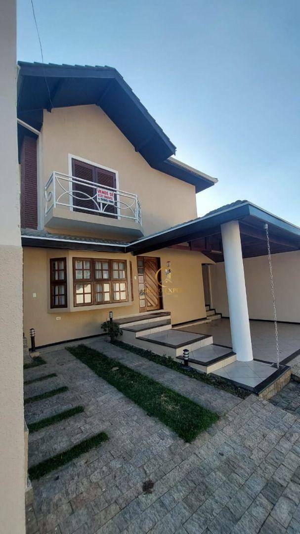 Sobrado à venda com 3 quartos, 251m² - Foto 1