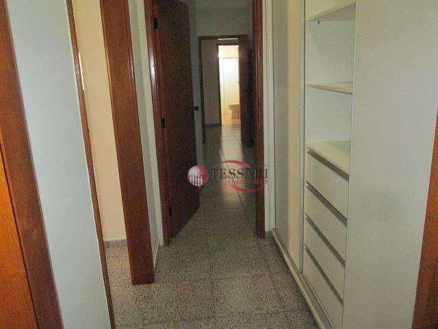 Casa à venda e aluguel com 4 quartos, 300m² - Foto 27