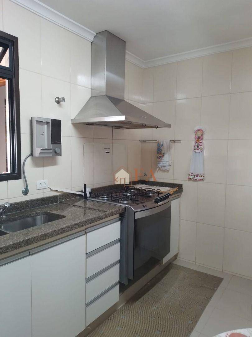 Apartamento à venda com 3 quartos, 117m² - Foto 6