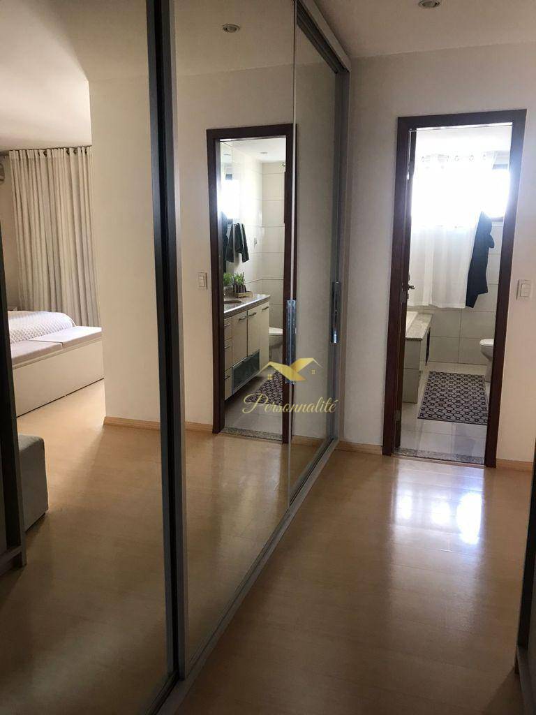 Apartamento à venda com 3 quartos, 217m² - Foto 10