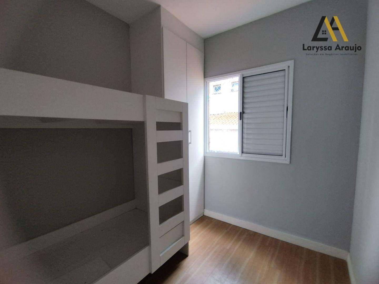 Casa à venda com 2 quartos, 50m² - Foto 4