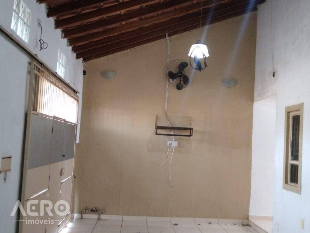 Casa à venda com 3 quartos, 156m² - Foto 4