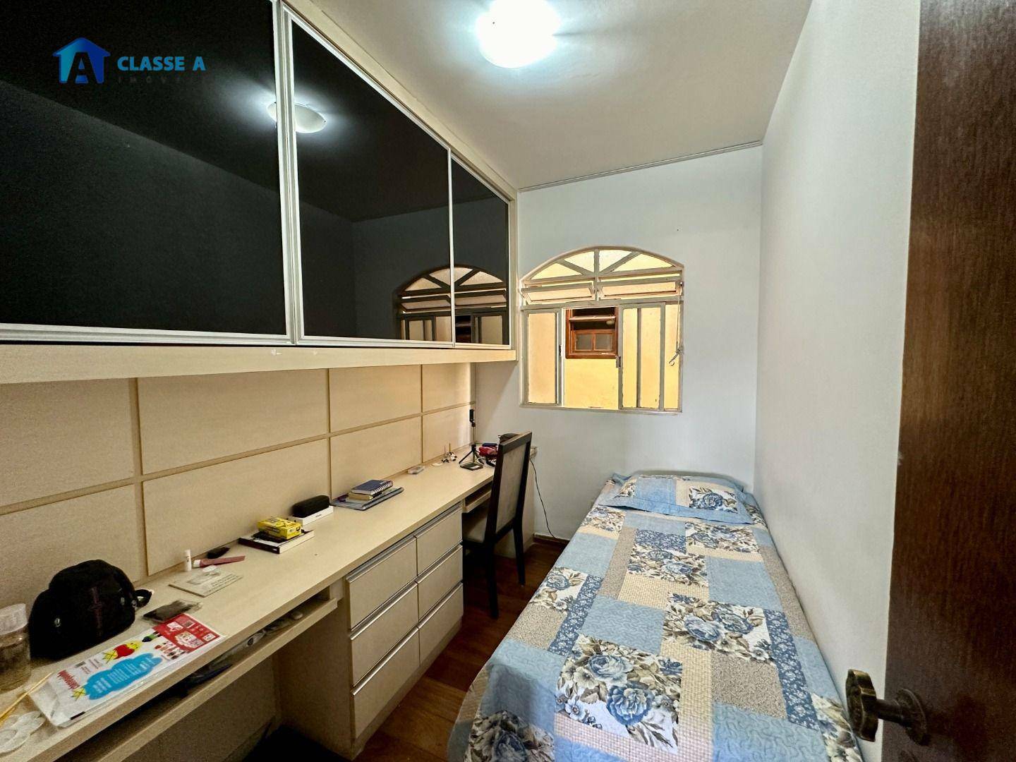 Casa à venda com 3 quartos, 234m² - Foto 15