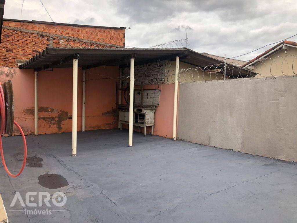 Casa para alugar com 3 quartos, 90m² - Foto 18