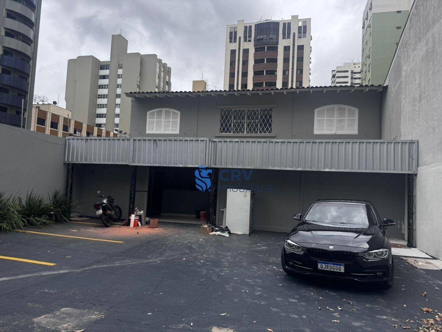 Sobrado à venda e aluguel com 11 quartos, 487m² - Foto 1