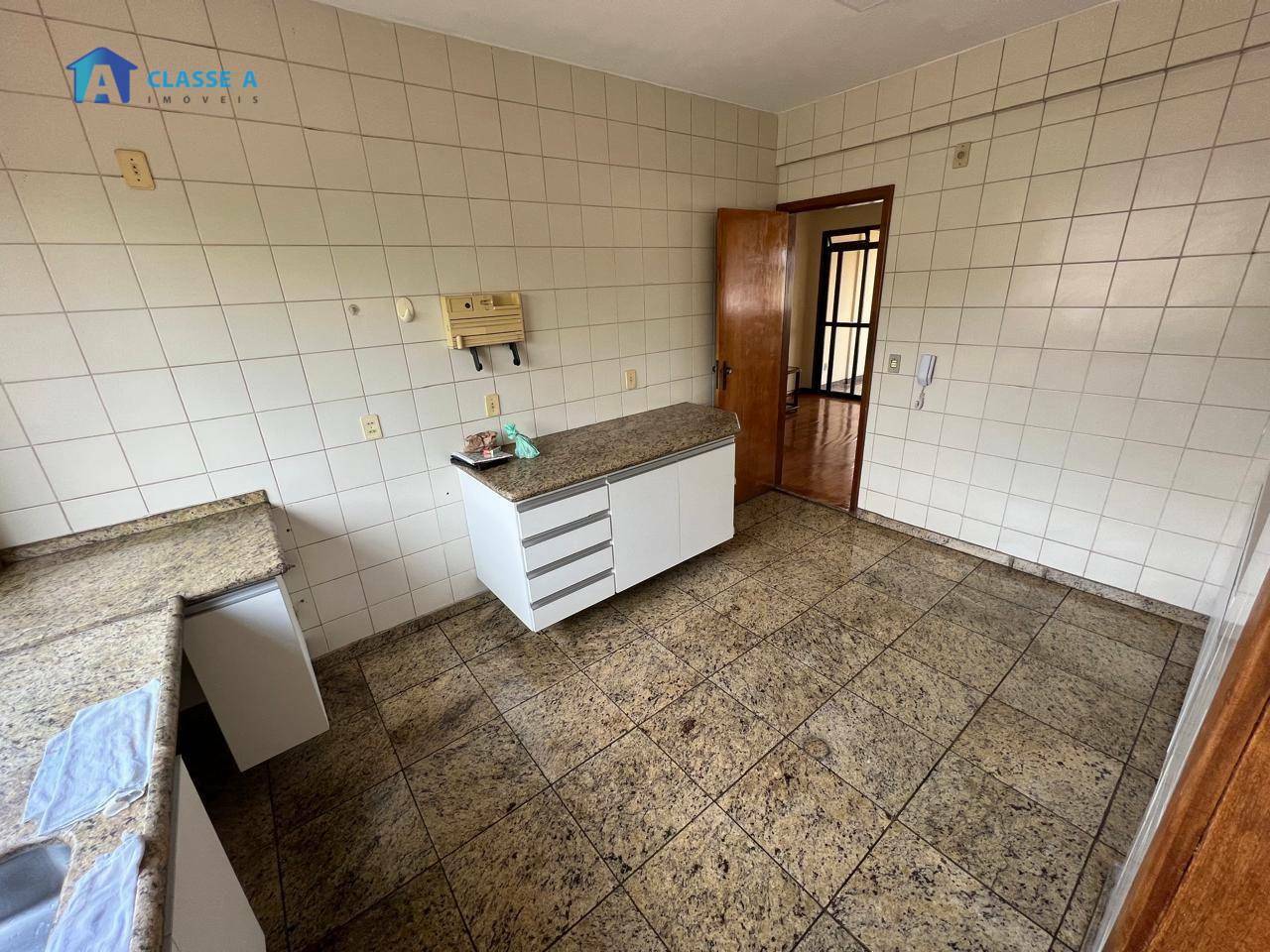 Apartamento à venda com 4 quartos, 250m² - Foto 19