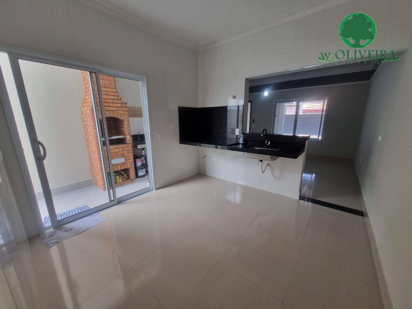 Casa à venda com 3 quartos, 90m² - Foto 1