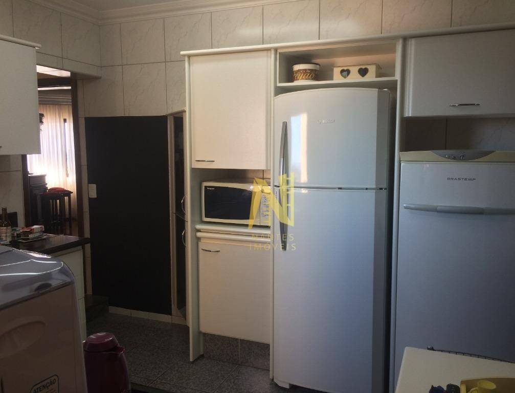 Apartamento à venda com 4 quartos, 250m² - Foto 12