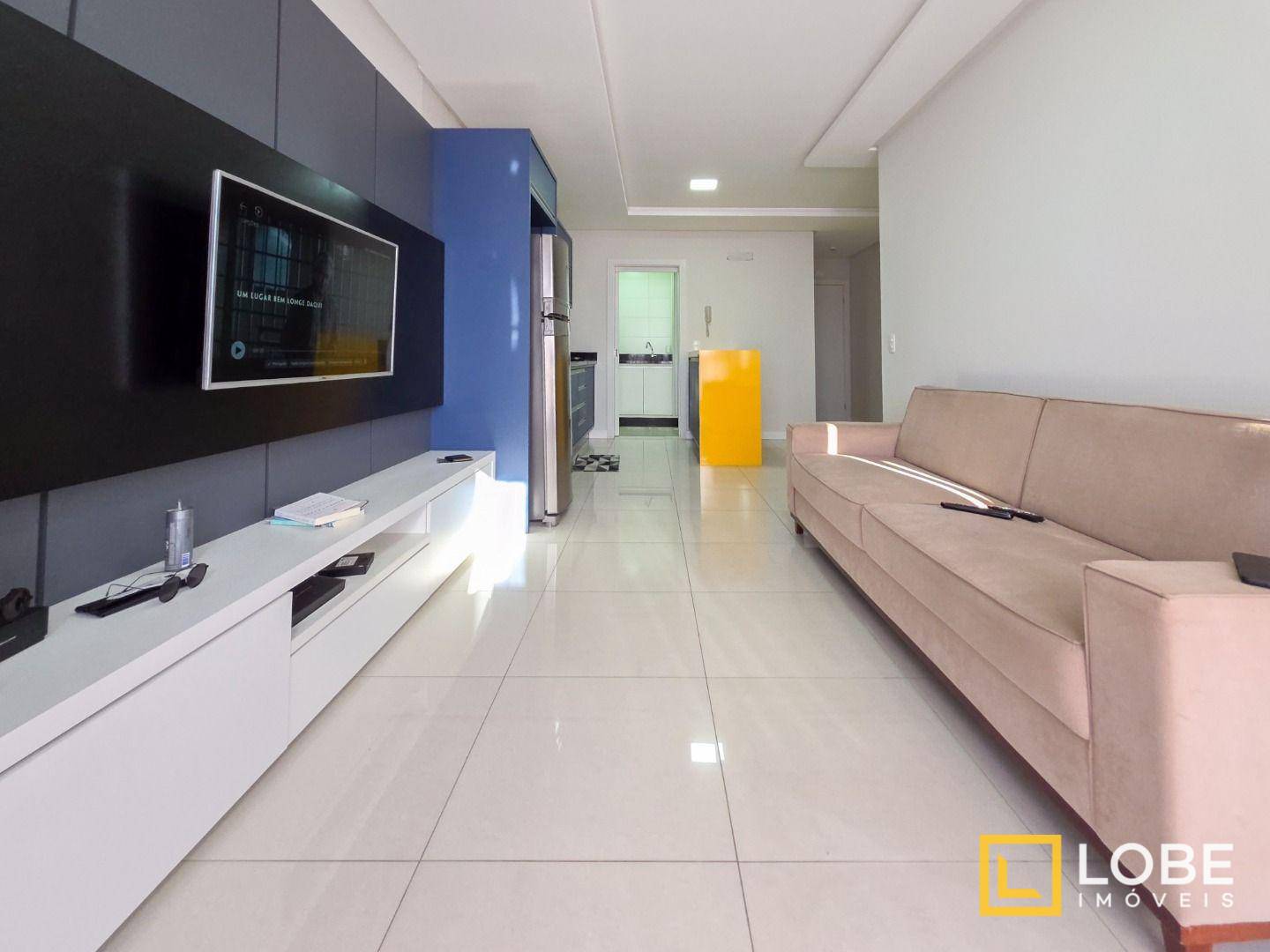 Apartamento à venda com 2 quartos, 70m² - Foto 3