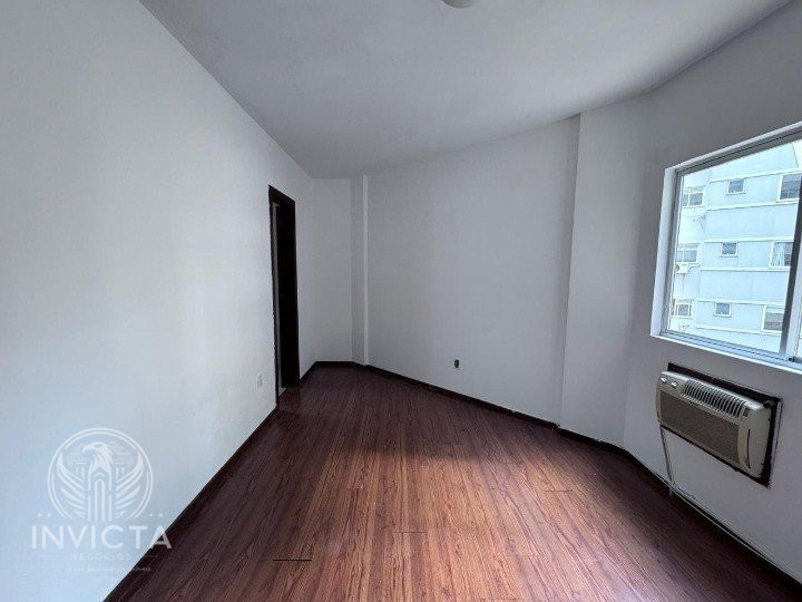 Apartamento à venda com 3 quartos, 134m² - Foto 8