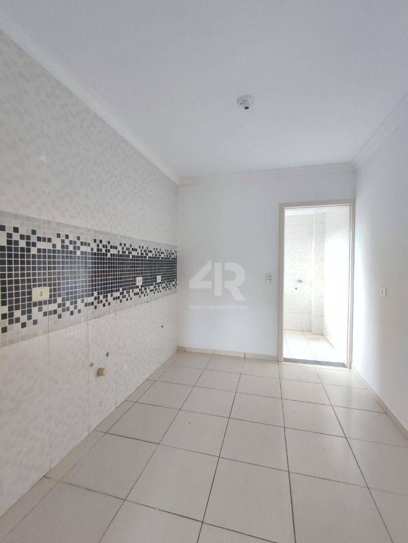 Apartamento à venda com 2 quartos, 70m² - Foto 3