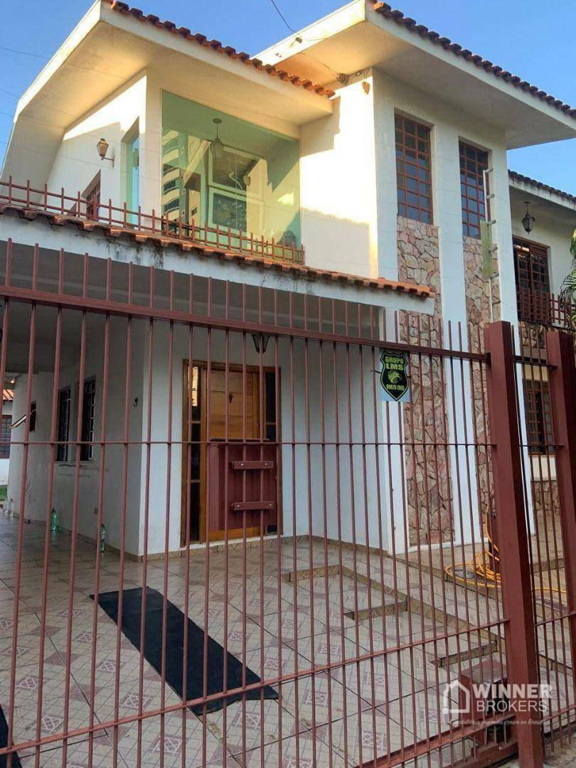 Sobrado à venda com 3 quartos, 240m² - Foto 1