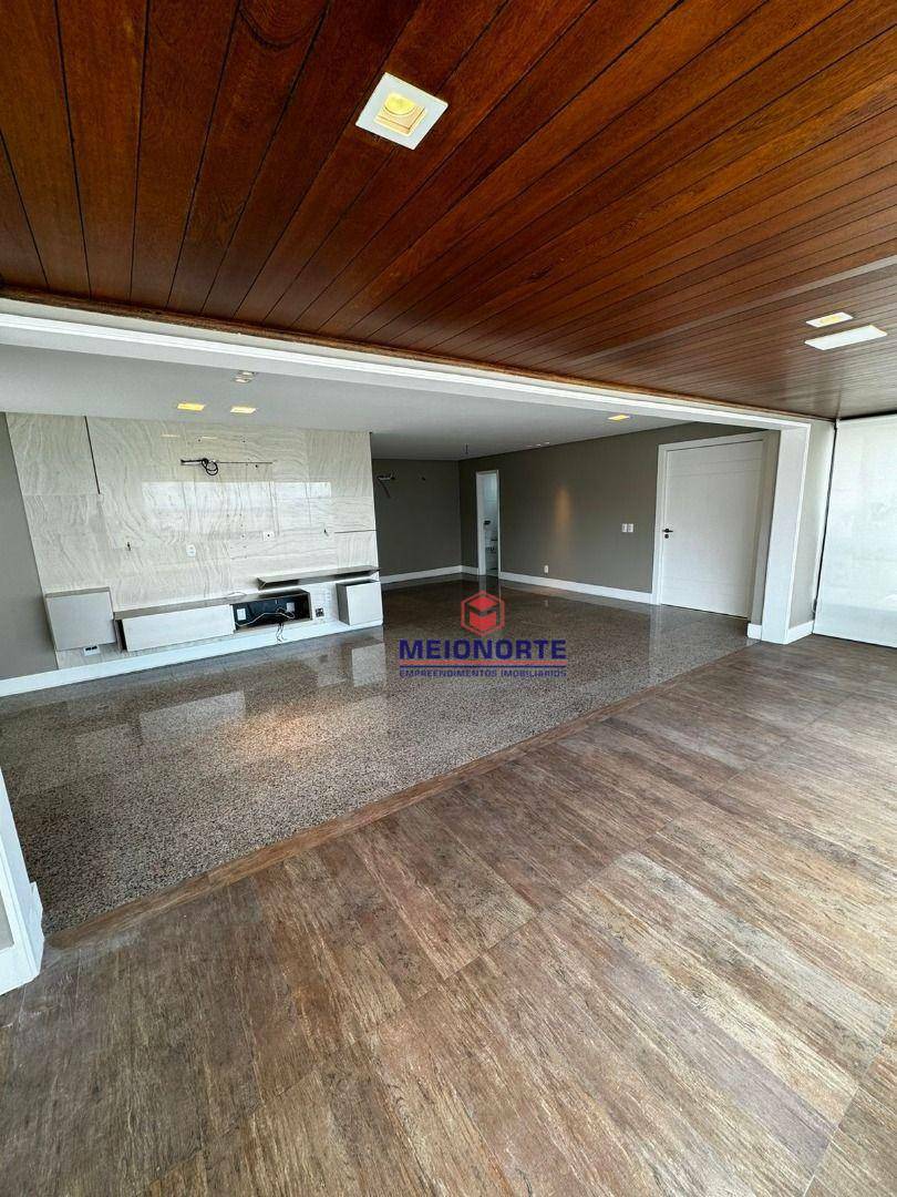 Apartamento à venda com 4 quartos, 200m² - Foto 2