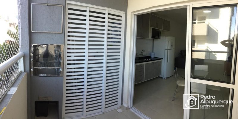 Apartamento à venda com 2 quartos, 63m² - Foto 2