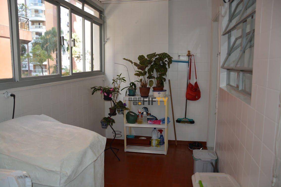 Apartamento à venda com 3 quartos, 155m² - Foto 7