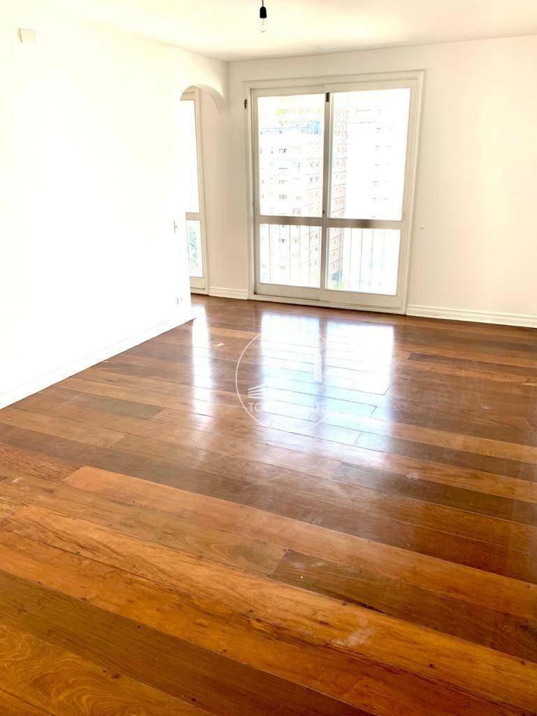 Apartamento para alugar com 4 quartos, 241m² - Foto 4