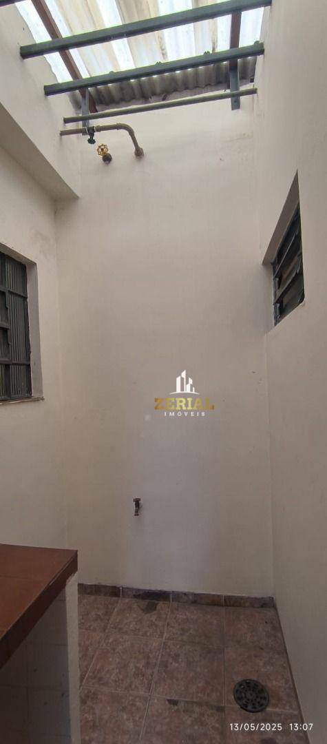 Casa para alugar com 4 quartos, 290m² - Foto 25