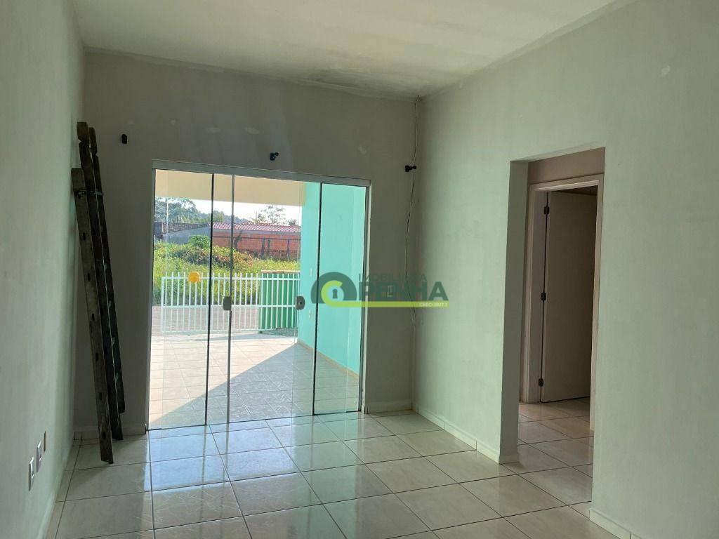 Casa para alugar com 2 quartos, 70m² - Foto 4