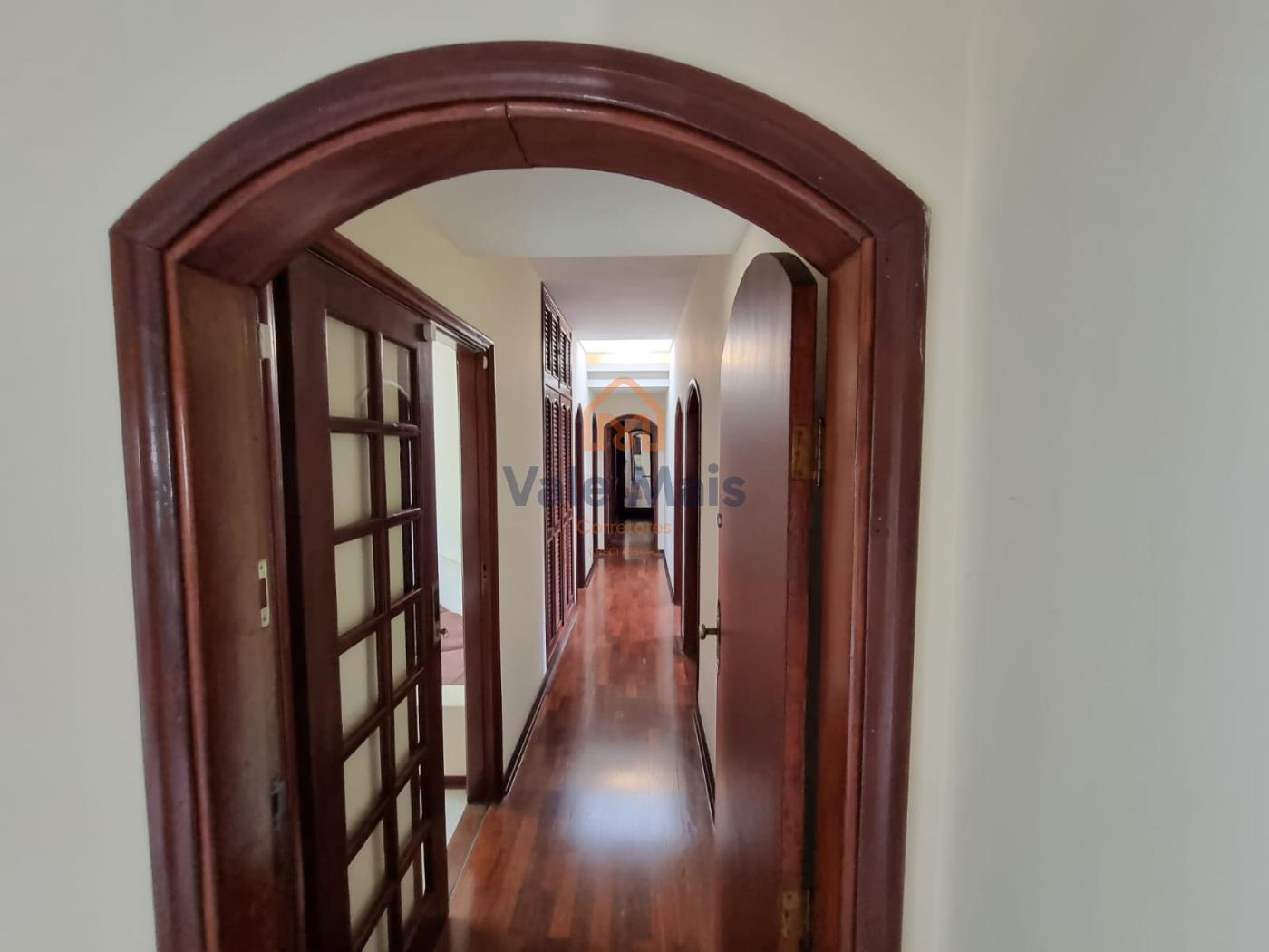 Casa para alugar com 4 quartos, 1230m² - Foto 5