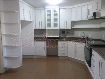 Apartamento para alugar com 3 quartos, 200m² - Foto 10