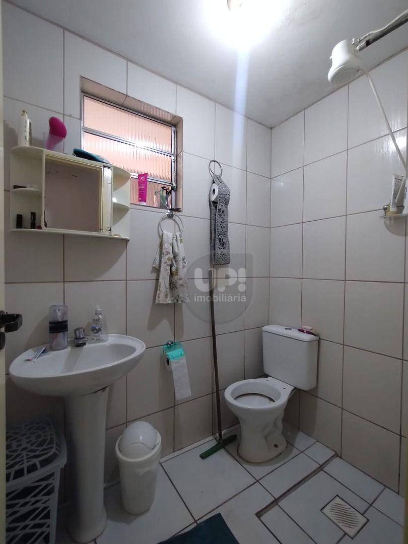 Casa à venda com 2 quartos, 60m² - Foto 8