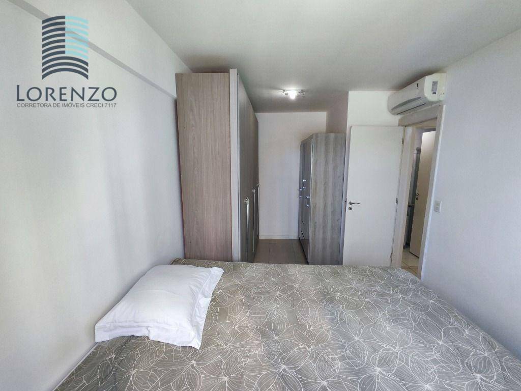 Apartamento para alugar com 2 quartos, 75m² - Foto 17