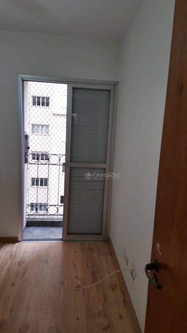 Apartamento à venda com 3 quartos, 75m² - Foto 11