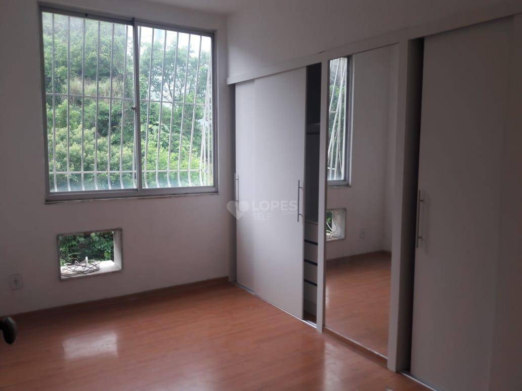 Apartamento à venda com 2 quartos, 67m² - Foto 2