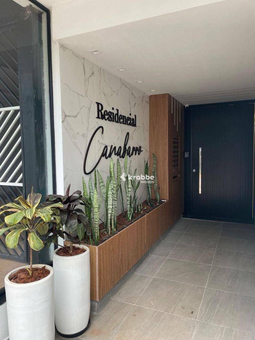 Apartamento à venda com 2 quartos, 64m² - Foto 2