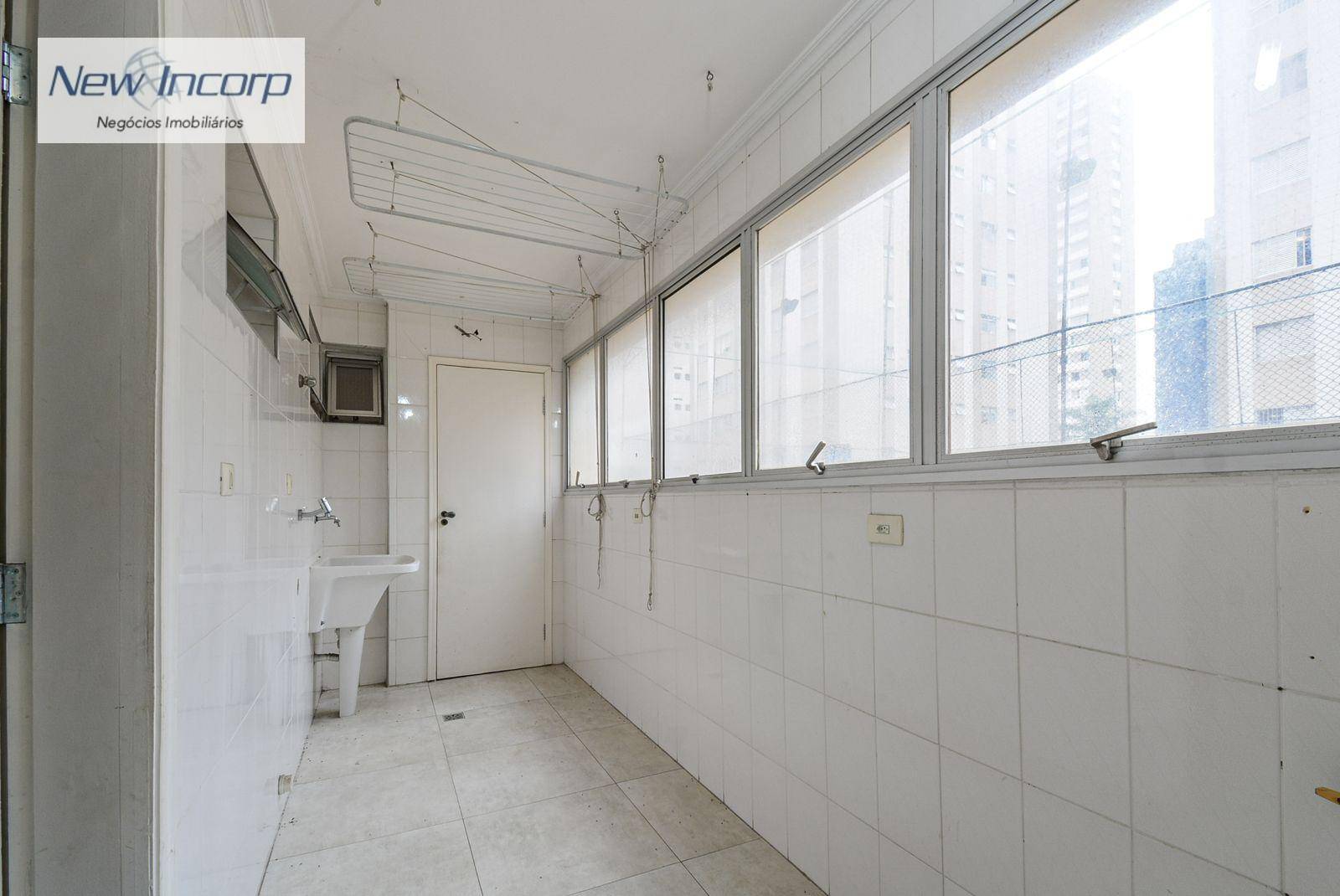 Apartamento à venda com 3 quartos, 161m² - Foto 17