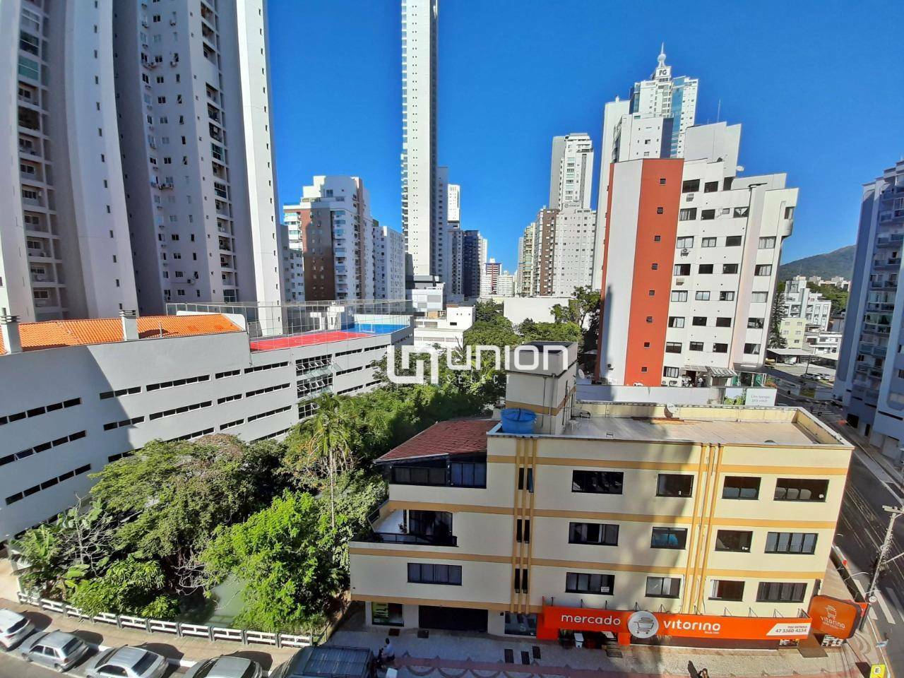 Apartamento para alugar com 3 quartos, 123m² - Foto 16