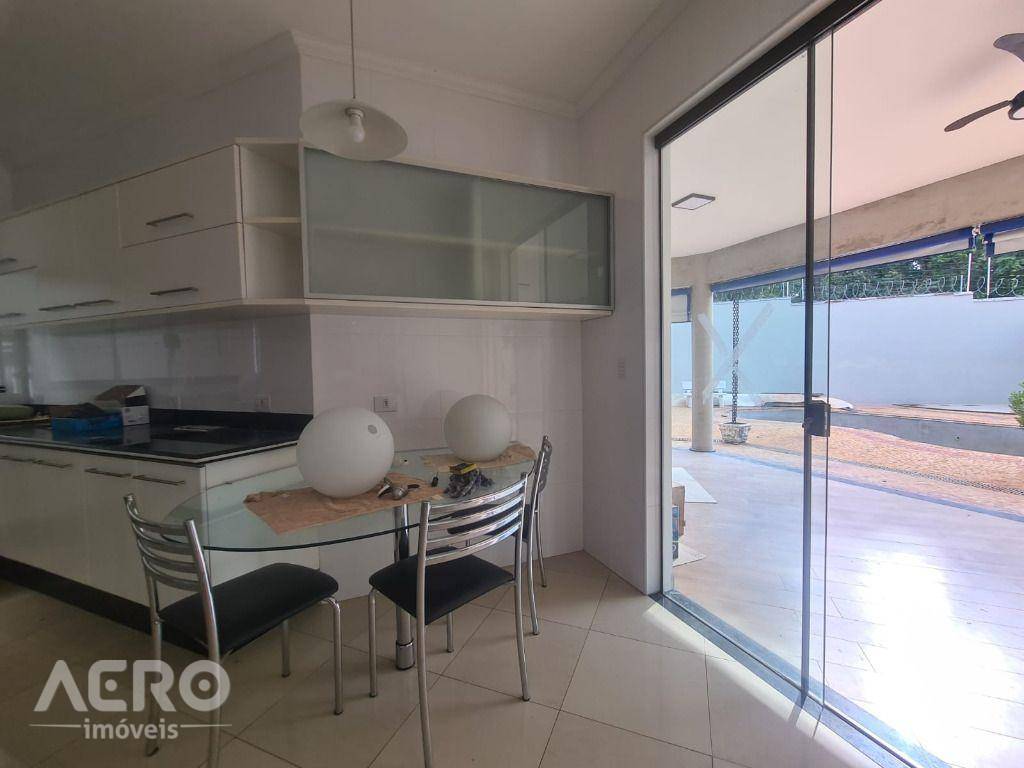 Casa de Condomínio à venda com 3 quartos, 260m² - Foto 3