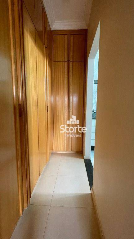 Casa à venda com 3 quartos, 280m² - Foto 8