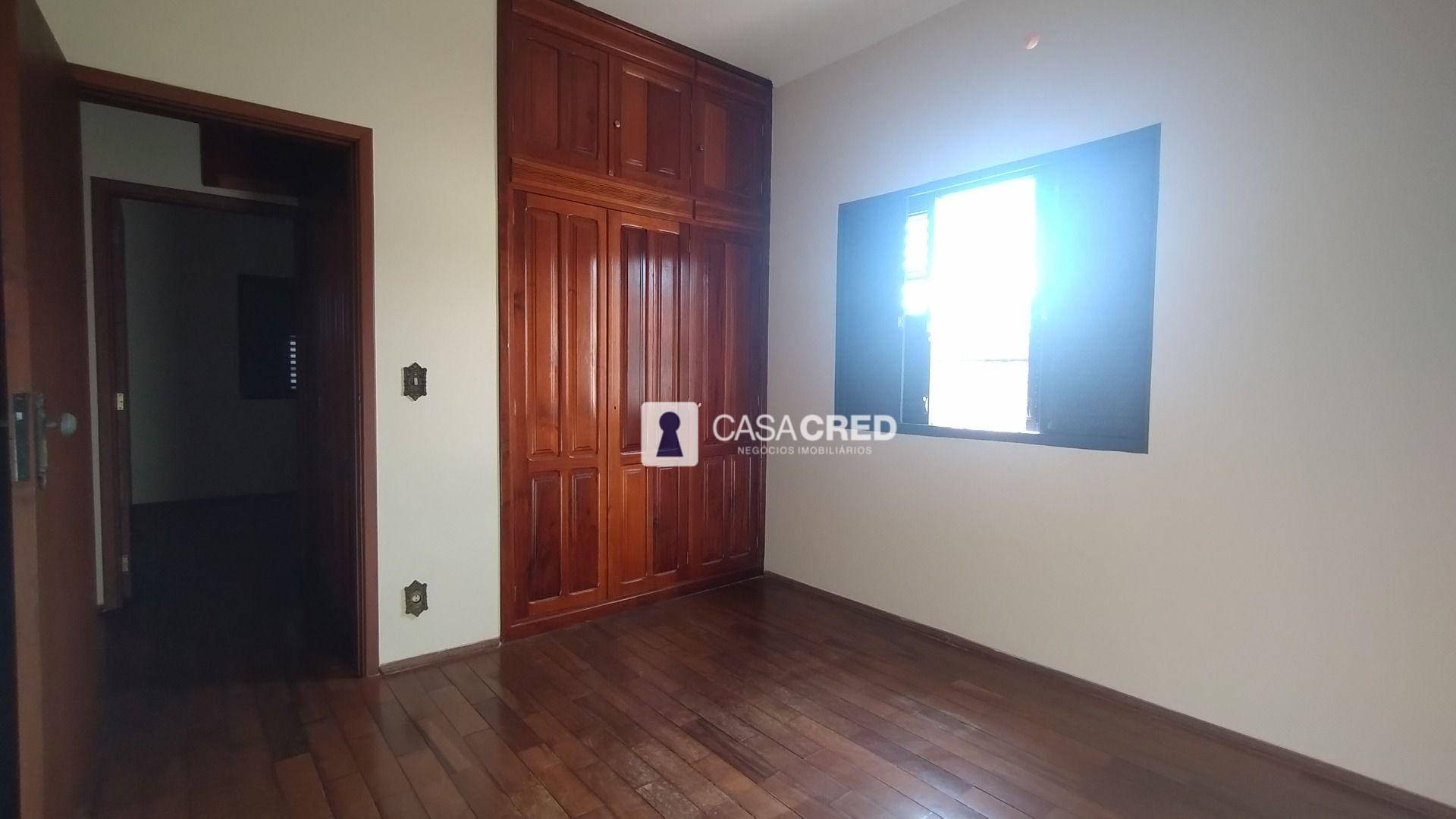 Casa à venda com 5 quartos, 300m² - Foto 12