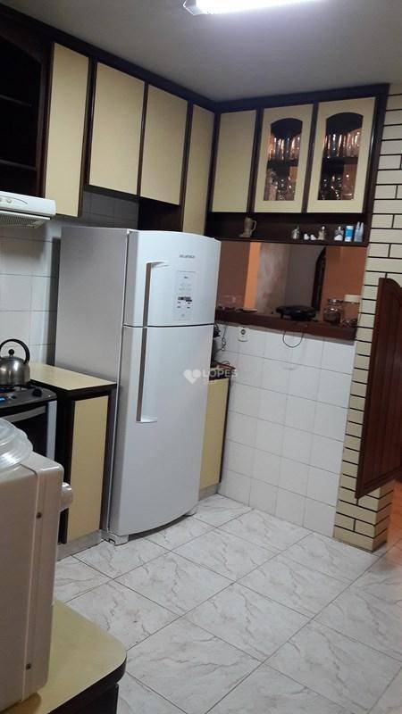 Casa de Condomínio à venda com 4 quartos, 250m² - Foto 8