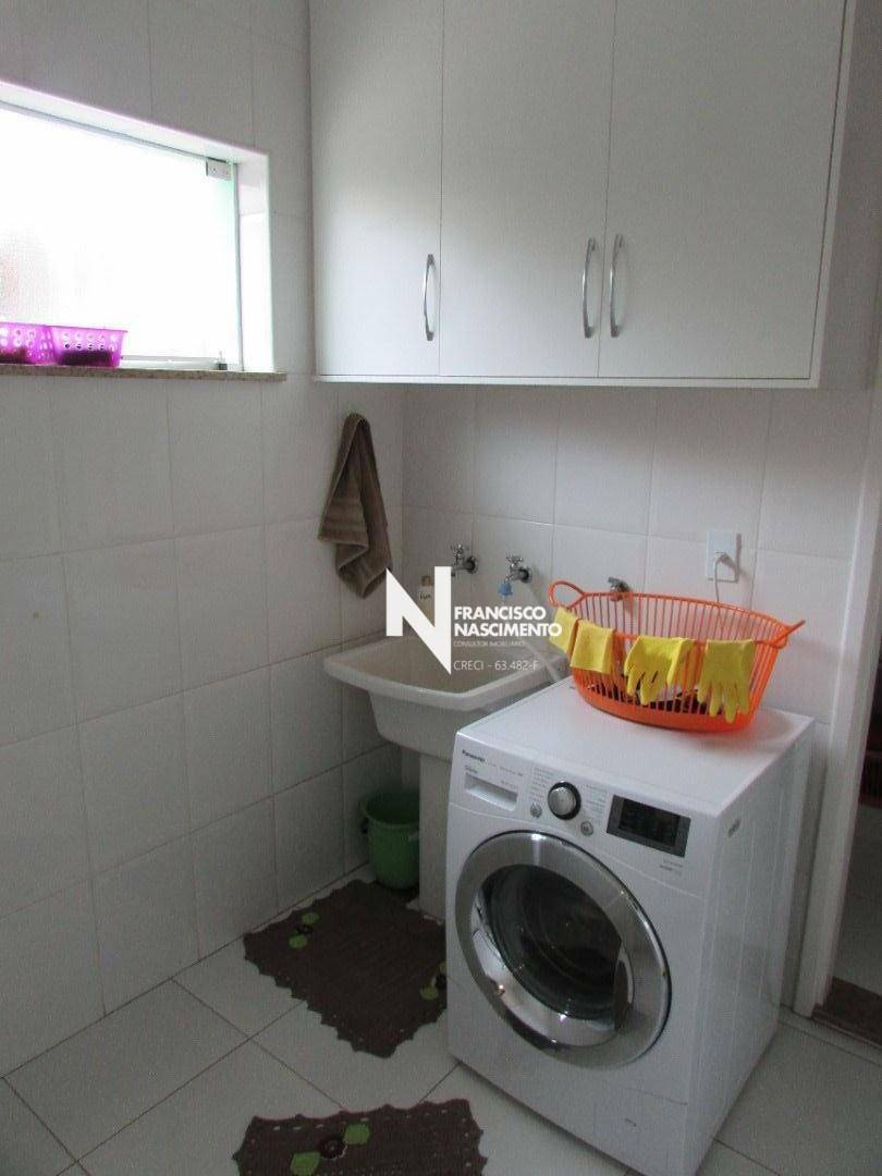 Sobrado à venda com 3 quartos, 251m² - Foto 11