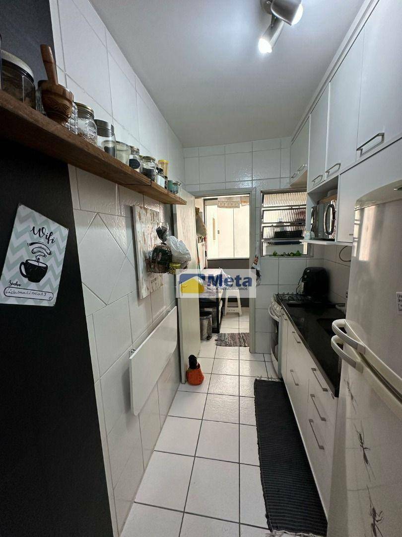 Apartamento à venda com 2 quartos, 61m² - Foto 2