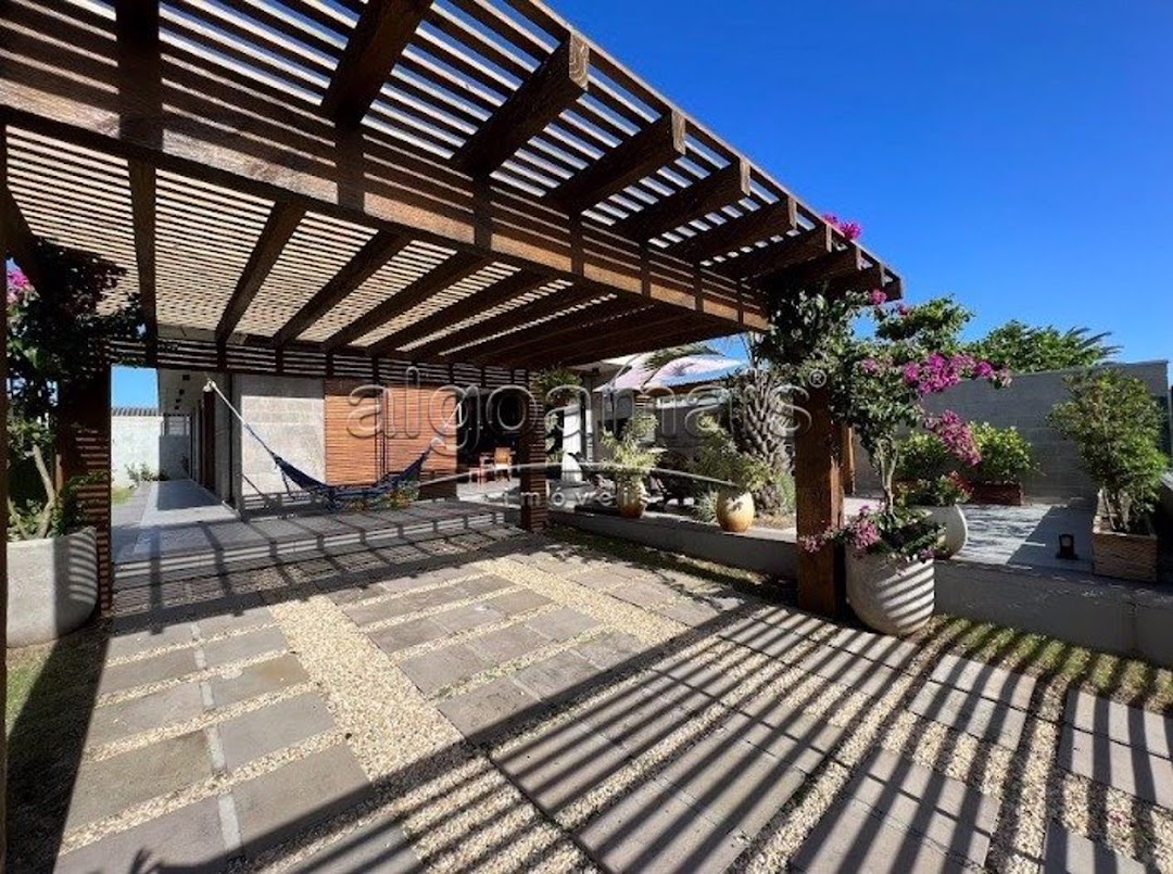 Casa à venda com 4 quartos, 210m² - Foto 8