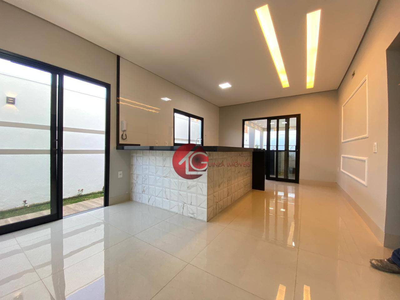 Casa à venda com 3 quartos, 220m² - Foto 9