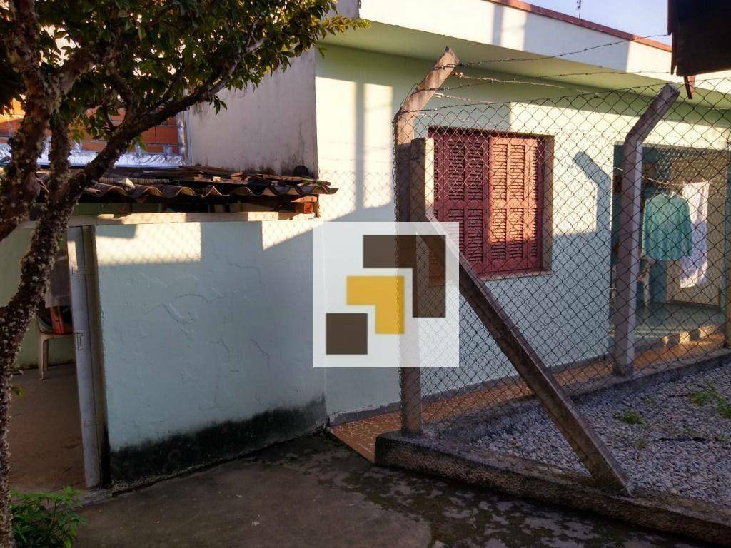 Casa de Condomínio para alugar com 3 quartos, 198m² - Foto 27